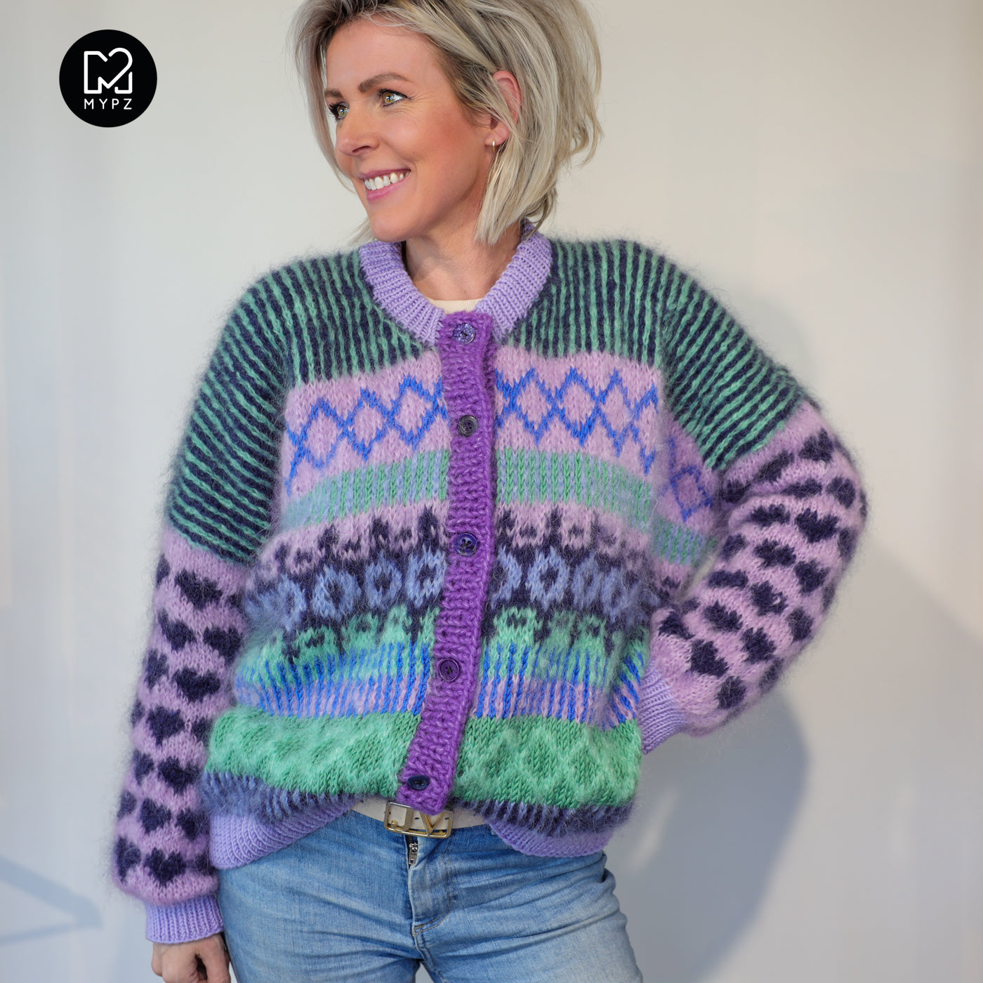 PREORDER | Strickset – MYPZ Cardigan True Blue No6 (ENG-NL-DE)