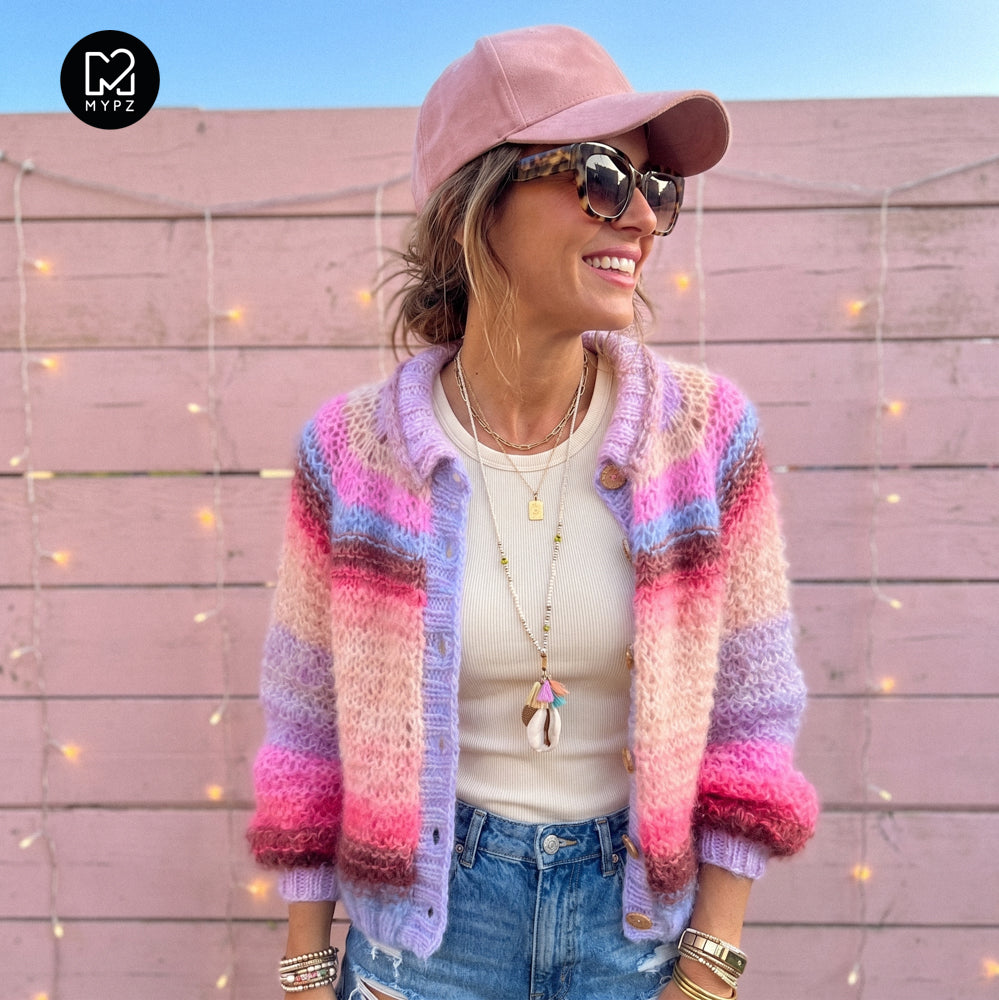 Strickanleitung – MYPZ top-down bomber cardigan Blush en Rouge No10 (ENG-NL-DE)