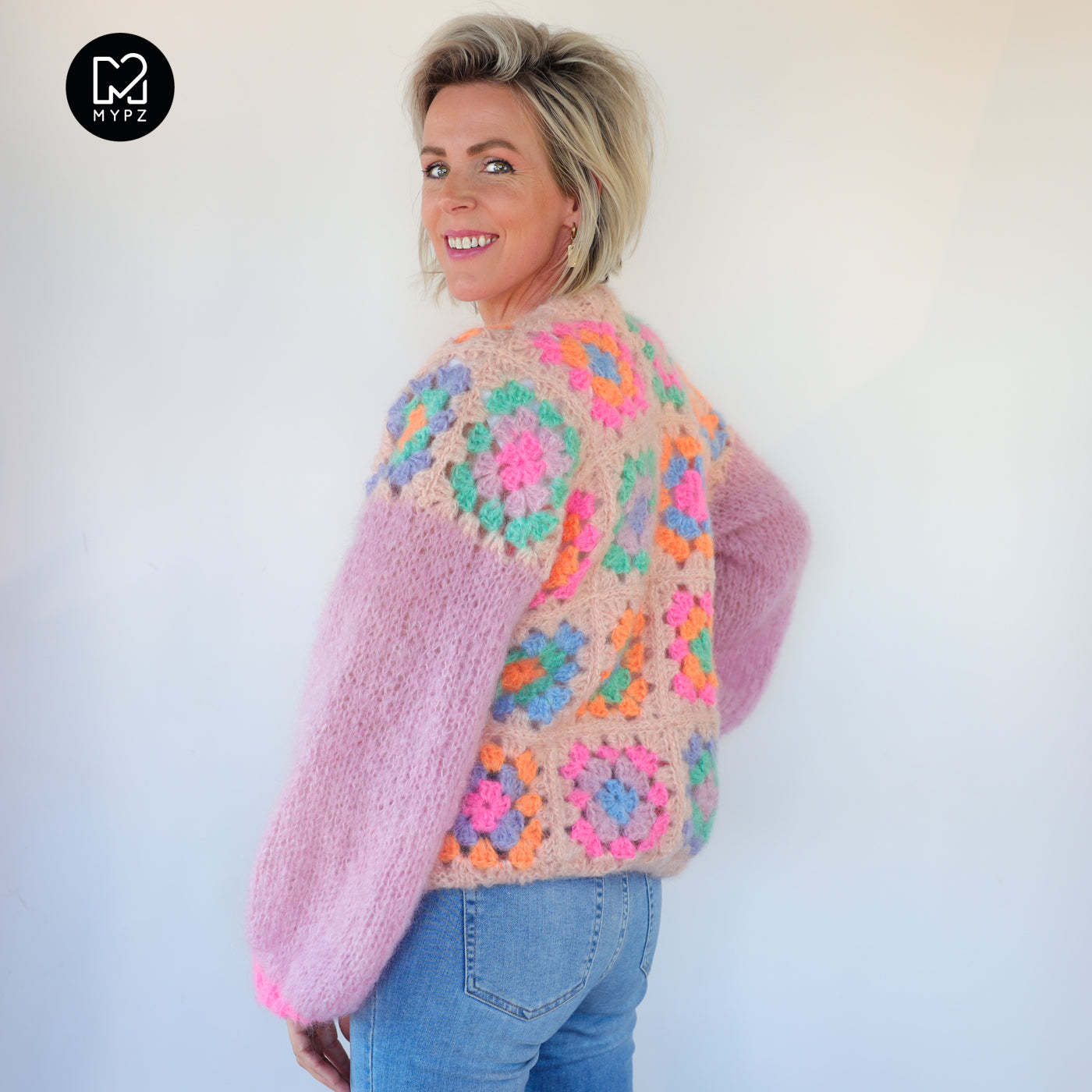 Häkelanleitung - MYPZ Granny square bomber cardigan Off White (ENG-NL-DE-ES)