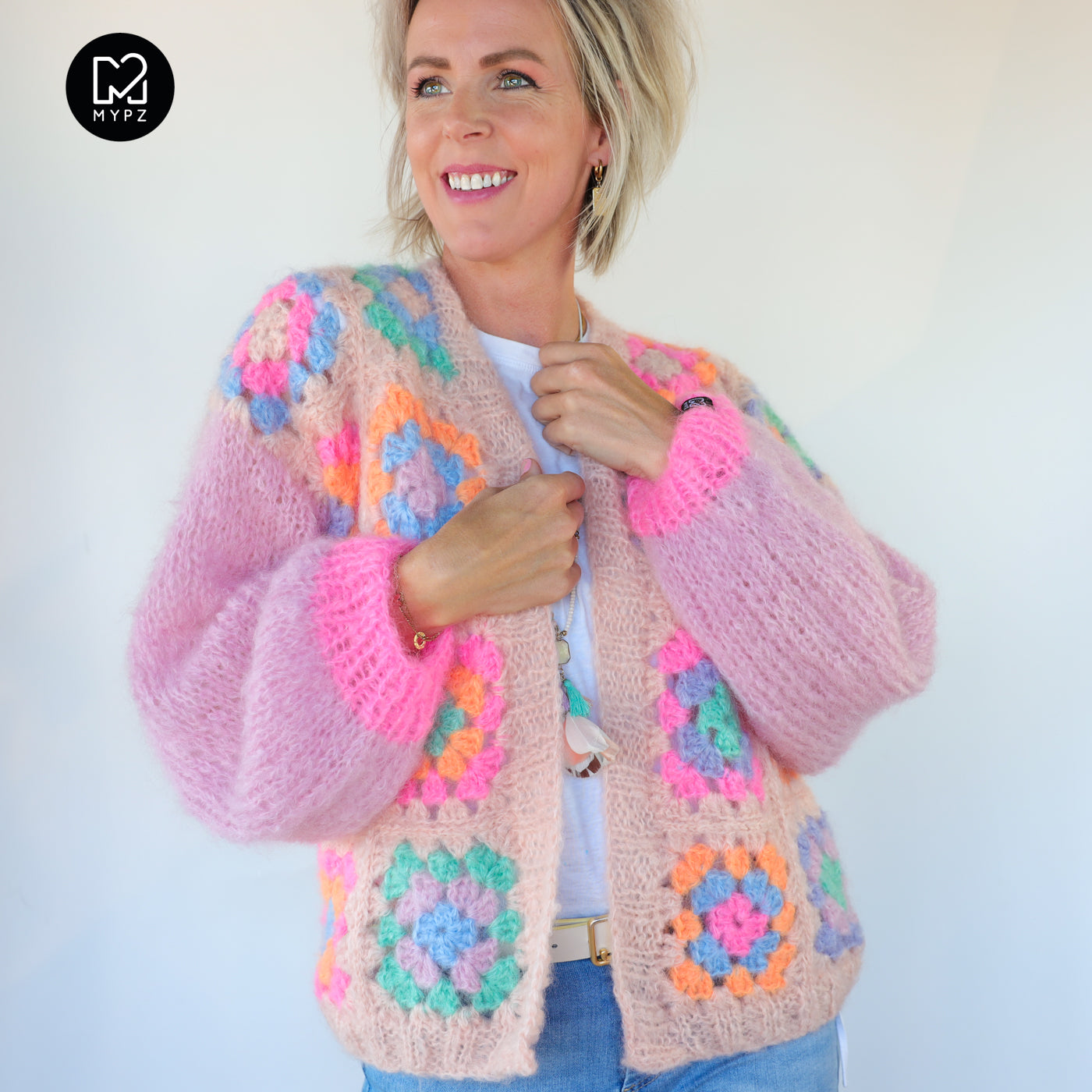 Häkelanleitung - MYPZ Granny square bomber cardigan Off White (ENG-NL-DE-ES)