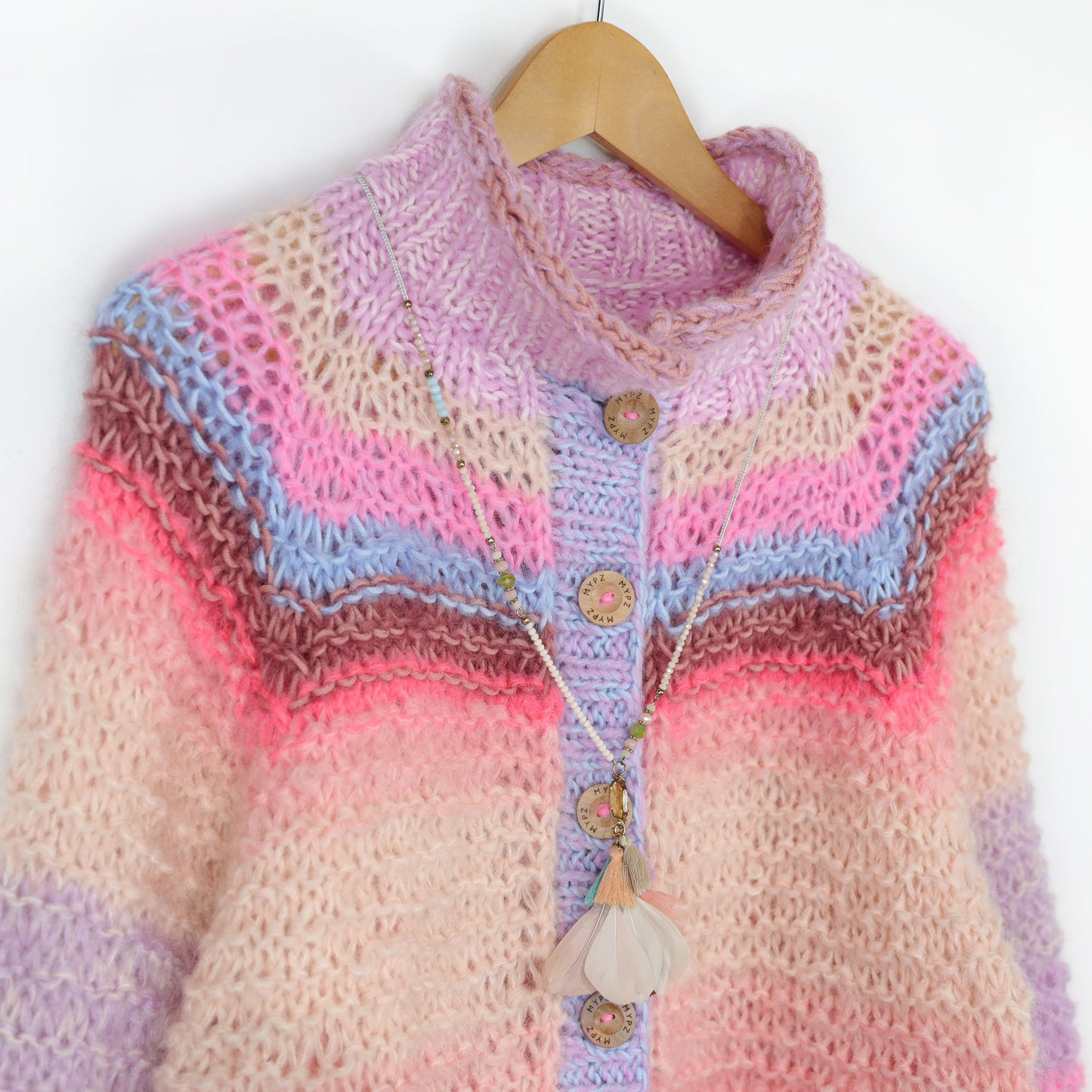 Strickanleitung – MYPZ top-down bomber cardigan Blush en Rouge No10 (ENG-NL-DE)