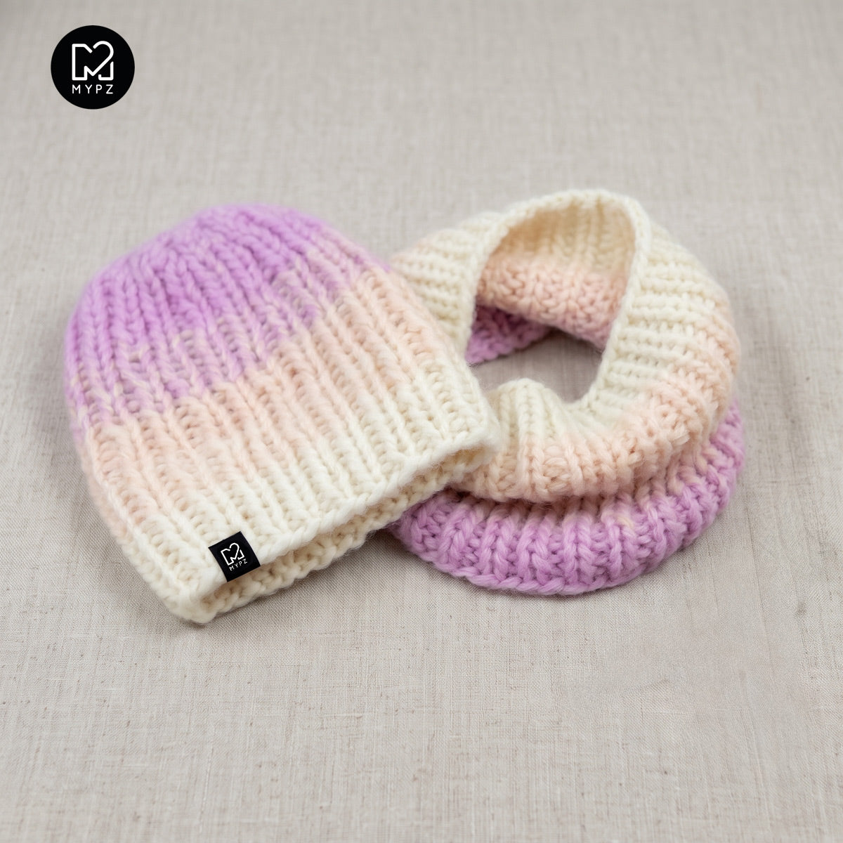 Strickset – Farbverlauf-Mütze und Schlauchschal aus dickem Alpakagarn Powder (ENG-DE-NL-ES-FR-IT-DA-SV-NO)