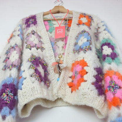 Häkelanleitun - MYPZ Granny square bomber cardigan Off White (ENG-NL-DE-ES)